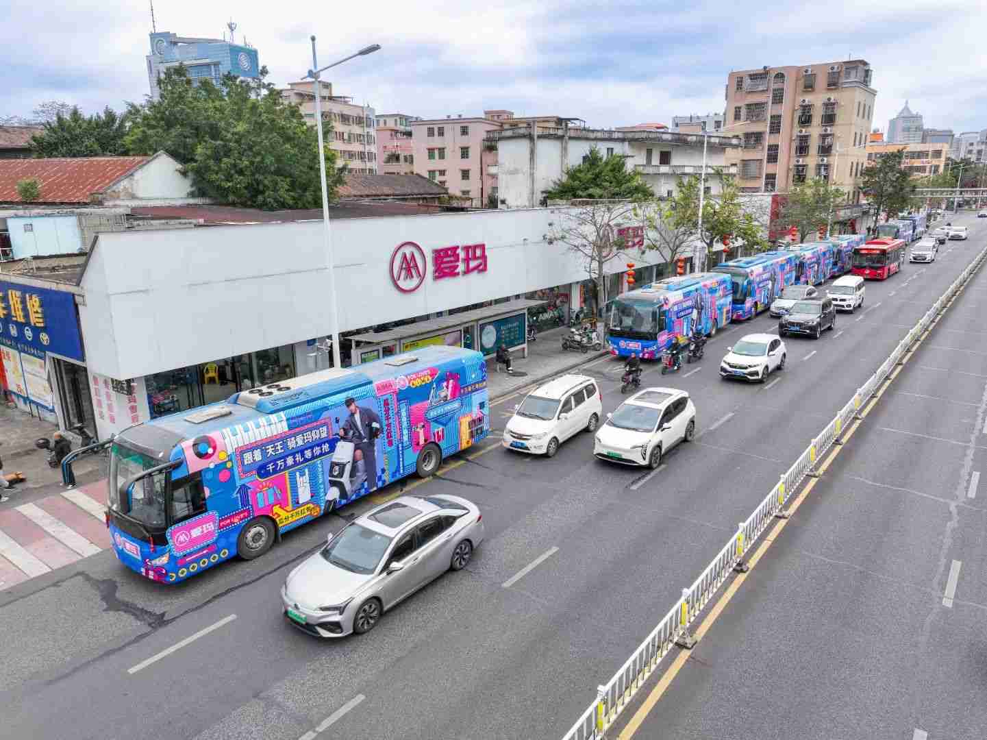 青島創意大巴車廣告